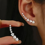 Bezvremenske cvetne minđuše