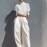 Beli dvodelni set: Polu-rolka i široke pantalone