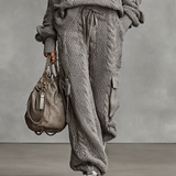 Ležerni pleteni set: Džemper i kargo pantalone