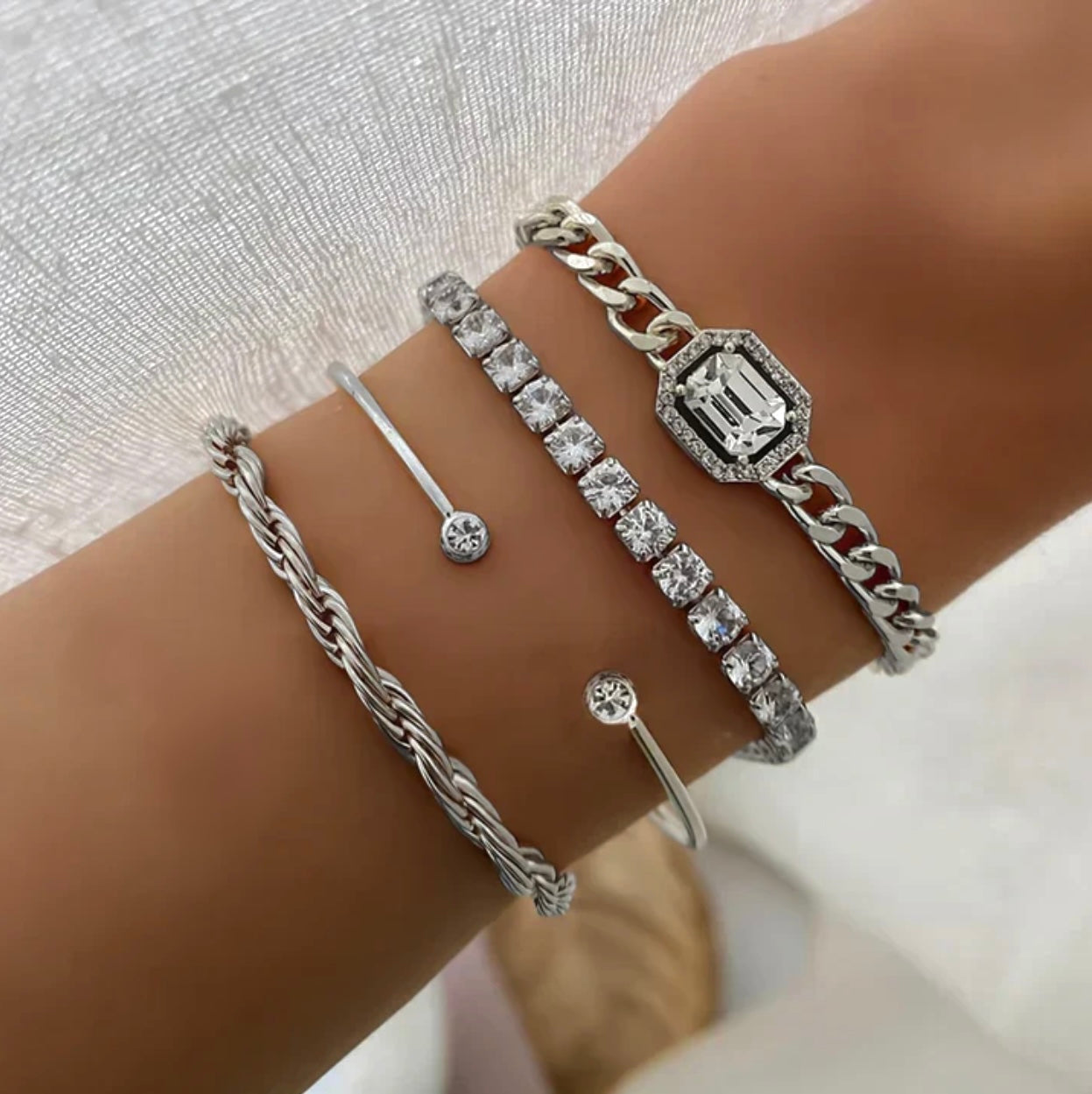 Dumitija Kalvina Narukvice | Zlato