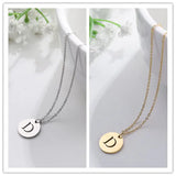 Elegantna zlatna ogrlica sa slovnim privjeskom