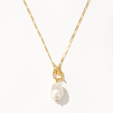 Elegantna zlatna biserna ogrlica