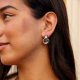 Sofia Uvrnute Srebrne Naušnice